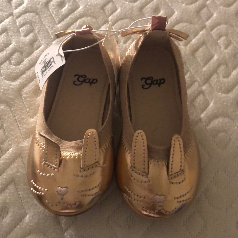 Little girl ballet style shoe
